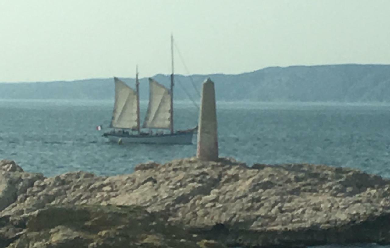 Cabanon Marseillais 45 m2 sur l'eau à Malmousque Marselha Exterior foto